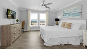 Room - Sonny Daze~Private Heated Pool~Sleeps 12 (Dauphin Island)