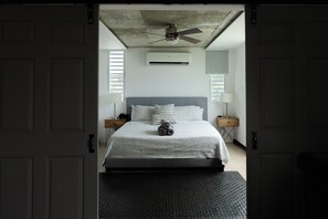 4 多间卧室、办公桌、旅行婴儿床、免费 WiFi