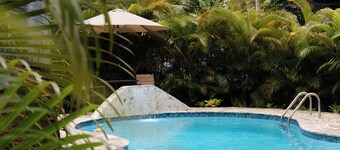 Hidden Gem/Cozy Countryside villa w/ back-up Generator, Pool ,event ready