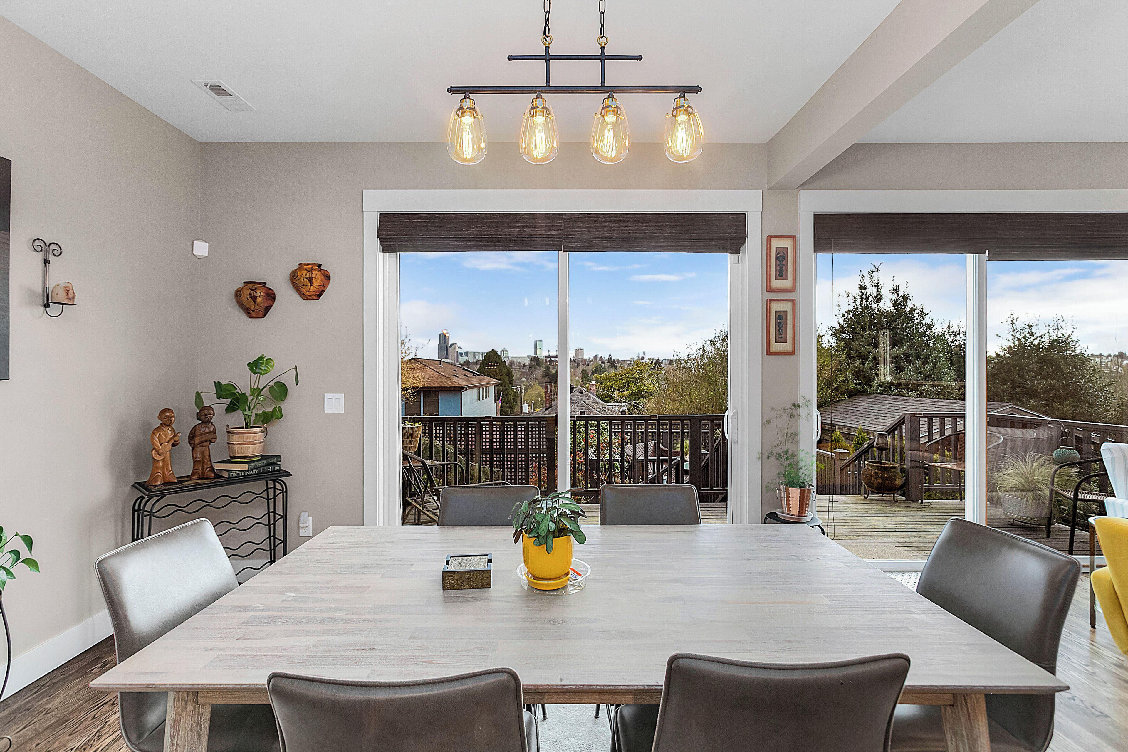 Familie driepersoonskamer, niet-roken | Dineerruimte