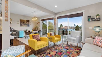 Family Triple Room, Non Smoking | Living area