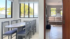Dining - Casa de Frente pro Mar com Piscina (Palhoca)
