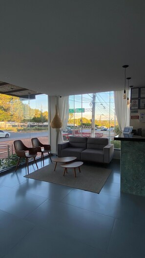 Téléviseur ACL de 30 po avec télévision numérique