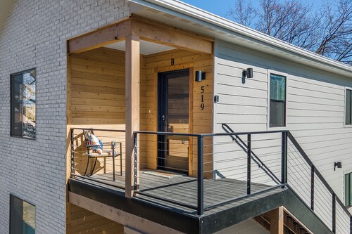 Downtown Kalispell. Cozy Home. Hot Tub and E-Bikes.