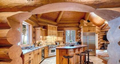 Large Custom Log Estate Sleeping 14 on 50 Acres