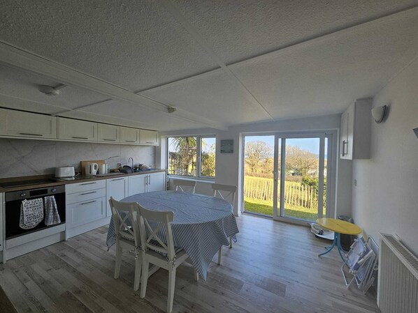 Dining - Ground floor apartment with sea views and walking distance to town and beach (Abersoch)