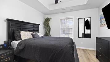 2 bedrooms, desk, iron/ironing board, free WiFi