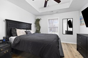 2 bedrooms, desk, iron/ironing board, free WiFi