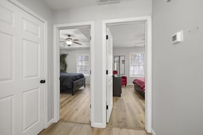 2 dormitorios, escritorio, tabla de planchar con plancha y wifi gratis