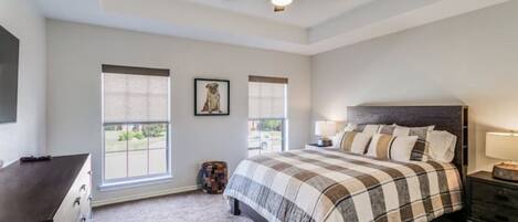 5 bedrooms, WiFi, bed sheets