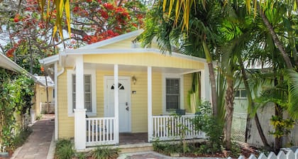 NEW! - The Jolly Rooster Cottage
Steps to Duval - Prime and Quiet Location