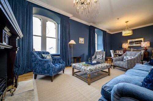 Monastery 8 - Paterson 2 bedroom apartment with luxury period features