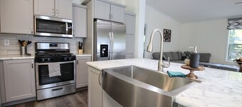 The Stargazing Cottage modern 3 bedroom home Door County