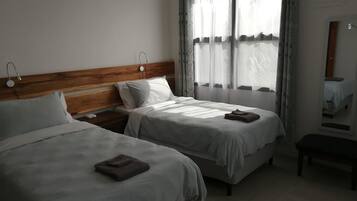 5 bedrooms, desk, iron/ironing board, travel cot