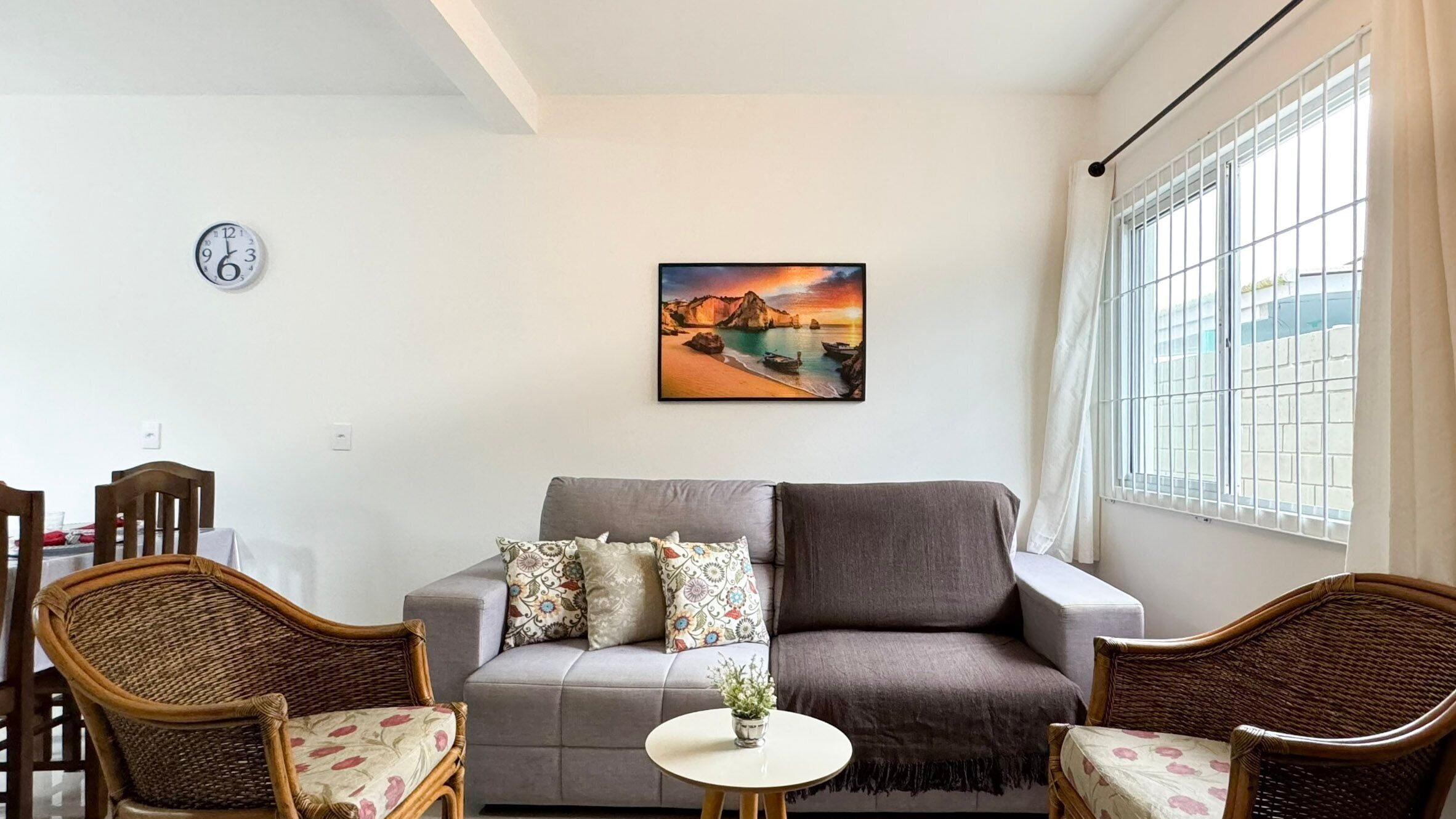 Apartment | Wohnbereich | Fernseher