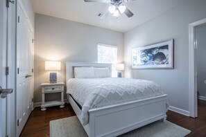 3 slaapkamers, een strijkplank/strijkijzer, wifi, beddengoed