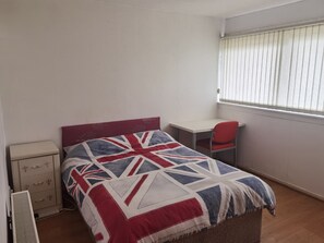 3 bedrooms, bed sheets