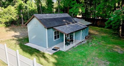 La Casita: Charming 1-bedroom house in Gainesville w/ pickleball court!