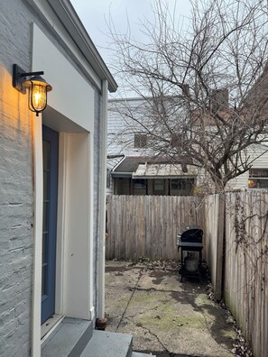 Terrace/patio - 3-bedroom house in bustling Lawrenceville area of Pittsburgh (Pittsburgh)