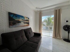Apartment | Living area - Condomínio com Piscina á 500m da Praia (Porto Seguro)