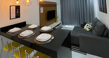 Condomínio com Piscina á 500m da Praia