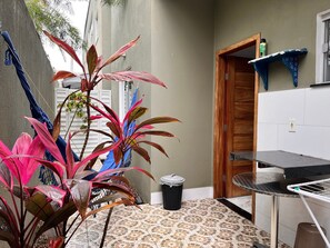 Standard Apartment | Outdoor dining