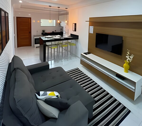 Basic Apartment | Living area