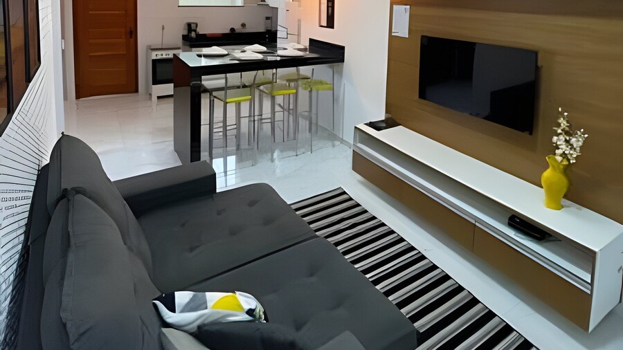 Condomínio com Piscina á 500m da Praia