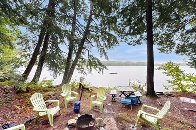 Peaceful Parker Pond Cabin | Cozy Fire Pit, Bunkhouse & Lake Front Access