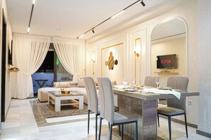 Dining - ANGELINA J (Tanger)