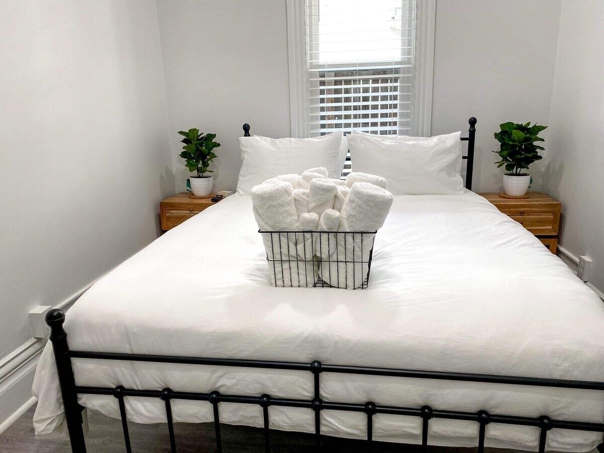 2 soverom, strykejern/-brett, wi-fi (inkludert) og sengetøy