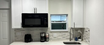 Charming Studio Apartment at Lake Worth Beach!