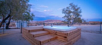Fire Pit - Spa - Near JTNP - Twin Domes in the Dez