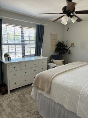 2 bedrooms, iron/ironing board, WiFi, bed sheets