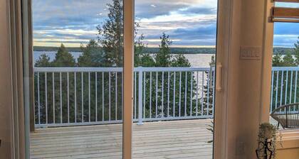 Giizhgok Geegabeek - Cedar Shore Cottages "Where Relaxation and Adventure Meet"