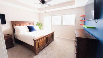 4 bedrooms, desk, iron/ironing board, WiFi
