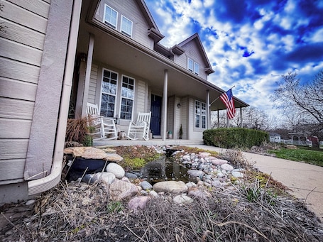 Exterior. Spacious 4-Bedroom 3 Acre Fence County Home in Cleveland MO!