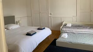 6 bedrooms, WiFi, bed sheets