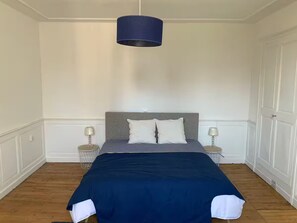 6 bedrooms, WiFi, bed sheets