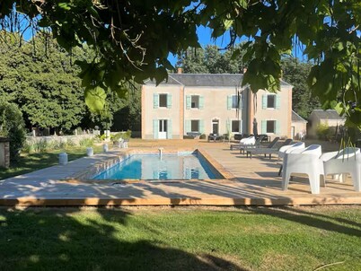 Domaine de la Béchetière au cœur de la campagne Sarthoise.