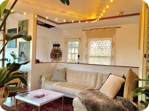 Smart TV, books - Close-in Private Getaway in the trees of Portland (Portland)