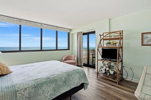 Appartement, Meerdere bedden, balkon, uitzicht op zee (Shoreham Towers 5C) | 3 slaapkamers, individueel gedecoreerd, individueel gemeubileerd