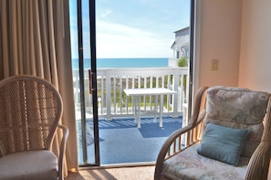 Condo, várias camas, acesso à piscina, vista para o oceano (Sea Cloisters 302B) | Parte interna