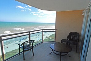 Bloc d'apartaments, diversos llits, banyera d'hidromassatge, vistes a l'oceà (Bahama Sands 702) | Vista des de l'habitació