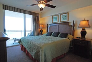 Appart'hôtel, plusieurs lits, baignoire à jets, vue océan (Bahama Sands 702) | 3 chambres, décoration personnalisée, ameublement personnalisé