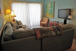 Condo, Multiple Beds, Pool Access, Ocean View (Sea Cloisters 305C) | Living area
