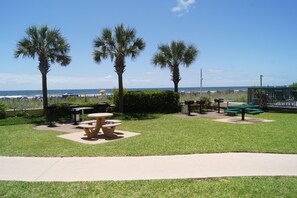 Outdoor dining - Ashworth 1809 (North Myrtle Beach)