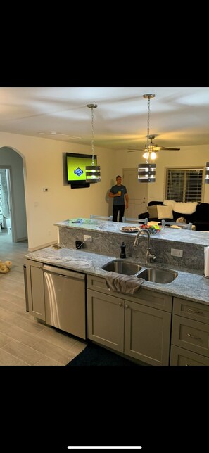 Interior - NEW 3-bedroom Home Short term Rental in Mohave Valley near golf courses. (Mohave Valley)