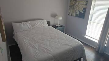 4 makuuhuonetta, silitysrauta/-lauta, Wi-Fi, vuodevaatteet