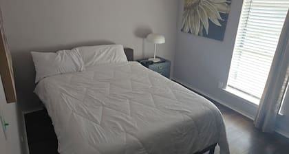Spacious 4-bedroom house in charming Wichita Falls near airbase with WiFi, AC